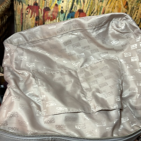 Michael Kors Grey Taupe Zipper Shoulder Bag Cream Straps 14.4”Lx11.5”Hx4”W - Picture 11 of 17